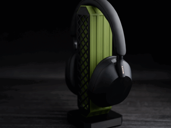 headphone stand ยท reDesk