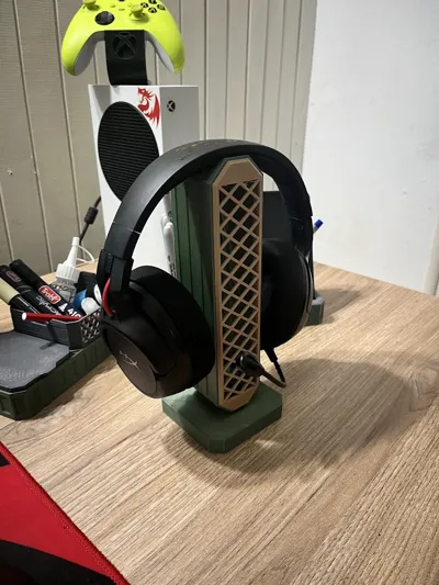 headphone stand ยท reDesk