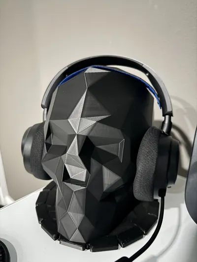 Headphone Stand low poly skull Head