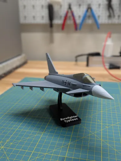 Eurofighter Typhoon Plane Kit Card